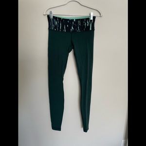 Lululemon Athletics Dark Green Leggings with Bright Mint Green Lining (Size 6)
